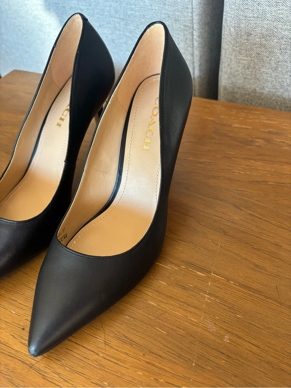 Coach Wiley Black Leather Pumps Size 9.5 Excellent Condition - Picture 4 of 6